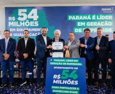 O governador em exercício, Darci Piana, anuncia um pacote de investimentos de R$ 54 milhões destinado à modernização da Rede Sine/PR e à ampliação da oferta de cursos de qualificação profissional em 311 municípios do Estado.