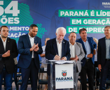 O governador em exercício, Darci Piana, anuncia um pacote de investimentos de R$ 54 milhões destinado à modernização da Rede Sine/PR e à ampliação da oferta de cursos de qualificação profissional em 311 municípios do Estado.