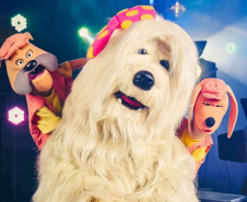 Da telinha para o teatro: musical da TV Colosso chega ao Guairão