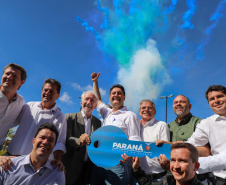 O governador Carlos Massa Ratinho Junior participou nesta sexta-feira (9) da entrega de um conjunto habitacional com 528 casas em Guarapuava, na região Centro-Sul do Estado.