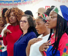 SEED - Inclusão: comunidade haitiana celebra identidade e cultura no Ceebja de Cascavel