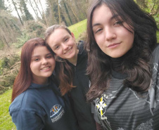  Luiza Gabrielly Damaratti, de 16 anos, estudante do 2º ano do ensino médio do Colégio Estadual do Campo Paulo Freire, de Palmas, acaba de retornar de um intercâmbio de um semestre na Irlanda.