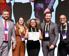 Saúde encerra participação em congresso nacional com premiação de municípios paranaenses