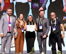 Saúde encerra participação em congresso nacional com premiação de municípios paranaenses