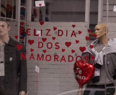Dia dos Namorados: Procon alerta para prazos de entrega e troca de presentes