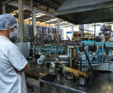indústria da água mineral movimentou R$ 341,28 milhões no Paraná em 2024, um incremento de 41% em relação ao ano anterior