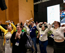Saúde encerra participação em congresso nacional com premiação de municípios paranaenses