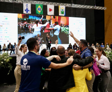 Saúde encerra participação em congresso nacional com premiação de municípios paranaenses