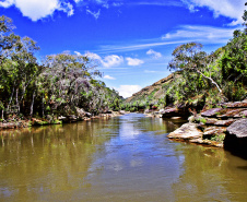 Parques Paraná: trilhas, grutas, montanhas, cachoeiras e muito verde para quem quer curtir o feriado perto da natureza.