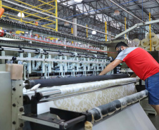 Paraná lidera intermediação de empregos no país com desempenho 217% superior ao segundo colocado