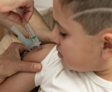 Dia Nacional da Imunização reforça importância da prevenção; 31 vacinas estão disponíveis de forma gratuita no Paraná  