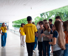 MON oferece visita guiada aos seus visitantes