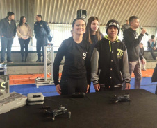 Tecnologia na educação: alunos da rede estadual pilotam drones e mostram resultados das aulas de Robótica
