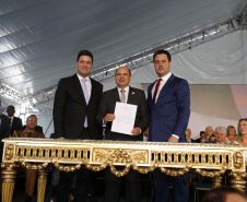 Governador Carlos Massa Ratinho Júnior dá posse ao secretário da Segurança Pública, general Luiz Felipe Carbonell  -   Curitiba, 01/01/2019  -  Foto: Arnaldo Alves/ANPr