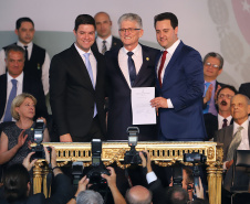 Governador Carlos Massa Ratinho Júnior dá posse ao secretário da Agricultura, Norberto Ortigara  -  Curitiba, 01/01/2019  -  Foto: José Fernando Ogura/ANPr