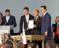 Governador Carlos Massa Ratinho Júnior dá posse ao secretário do Desenvolvimento Urbano e Obras Públicas, João Carlos Ortega .    Curitiba, 01/01/2019  -  Foto: Jaelson Lucas/ANPr