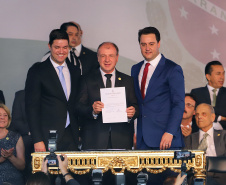 Governador Carlos Massa Ratinho Júnior dá posse ao secretário do Desenvolvimento Urbano e Obras Públicas, João Carlos Ortega .    Curitiba, 01/01/2019  -  Foto: 