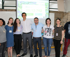 Estudantes do Ensino Fundamental e Médio de escolas públicas e particulares, e universitários do Paraná e de Santa Catarina, iniciaram nesta segunda-feira (7) oficinas bilíngues de aprendizagem criativa com acadêmicos do Instituto de Tecnologia de Massachusetts (MIT - Massachusetts Institute of Technology) ofertadas pela Secretaria de Estado da Educação em parceria com o Instituto norte-americano.  -  Curitiba, 07/01/2019  -  Foto: Fernando Jesus/SEED