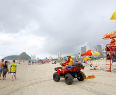 Limpeza das praias, saúde e segurança são destaques na temporada. Mais de 174 toneladas de lixo foram recolhidas nas praias do Paraná pela Sanepar, houve cerca de 700 atendimentos médicos feitos pela equipe da Secretaria da Saúde.  Operação Verão, 2018/2019  -  Foto: Jaelson Lucas/ANPr