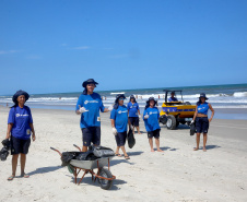 Limpeza das praias, saúde e segurança são destaques na temporada. Mais de 174 toneladas de lixo foram recolhidas nas praias do Paraná pela Sanepar, houve cerca de 700 atendimentos médicos feitos pela equipe da Secretaria da Saúde.  Operação Verão, 2018/2019  -  Foto: Jaelson Lucas/ANPr
