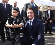 Governador Carlos Massa Ratinho Júnior participa da cerimônia de troca de comando da Polícia Militar do Paraná. O novo camandante-geral é o coronel Péricles de Matos. Ele substitui no cargo a coronel Audilene Dias Rocha.  -  Curitiba, 08/01/2019  -  Foto: Rodrigo Félix Leal