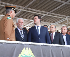 Governador Carlos Massa Ratinho Júnior participa da cerimônia de troca de comando da Polícia Militar do Paraná. O novo camandante-geral é o coronel Péricles de Matos. Ele substitui no cargo a coronel Audilene Dias Rocha.  -  Curitiba, 08/01/2019  -  Foto: Rodrigo Félix Leal