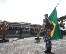 Governador Carlos Massa Ratinho Júnior participa da cerimônia de troca de comando da Polícia Militar do Paraná. O novo camandante-geral é o coronel Péricles de Matos. Ele substitui no cargo a coronel Audilene Dias Rocha.  -  Curitiba, 08/01/2019  -  Foto: Rodrigo Félix Leal