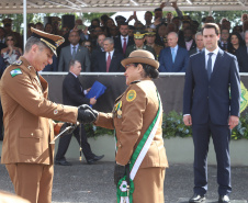 Governador Carlos Massa Ratinho Júnior participa da cerimônia de troca de comando da Polícia Militar do Paraná. O novo camandante-geral é o coronel Péricles de Matos. Ele substitui no cargo a coronel Audilene Dias Rocha.  -  Curitiba, 08/01/2019  -  Foto: Rodrigo Félix Leal