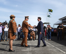 Governador Carlos Massa Ratinho Júnior participa da cerimônia de troca de comando da Polícia Militar do Paraná. O novo camandante-geral é o coronel Péricles de Matos. Ele substitui no cargo a coronel Audilene Dias Rocha.  -  Curitiba, 08/01/2019  -  Foto: Rodrigo Félix Leal