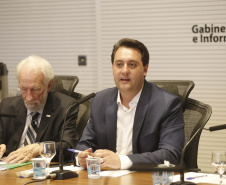 O governador Carlos Massa Ratinho Júnior reuniu-se com seus secretários, nesta terça-feira (08) e anunciou novas medidas administrativas. Curitiba, 08-01-2019.Foto: Arnaldo Alves / ANPr.