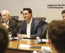 O governador Carlos Massa Ratinho Júnior reuniu-se com seus secretários, nesta terça-feira (08) e anunciou novas medidas administrativas. Curitiba, 08-01-2019.Foto: Arnaldo Alves / ANPr.