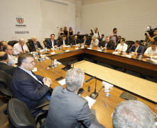 O governador Carlos Massa Ratinho Júnior reuniu-se com seus secretários, nesta terça-feira (08) e anunciou novas medidas administrativas. Curitiba, 08-01-2019.Foto: Arnaldo Alves / ANPr.