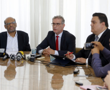 O secretário da Fazenda Renê de Oliveira Garcia Junior, detalha em entrevista coletiva a situação das contas do Estado, do novo SIAF, Sistema de Gestão Financeira do Governo e as medidas que vem adotando. - Curitiba, 10-01-19.Foto: Arnaldo Alves / ANPr.