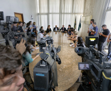 O secretário da Fazenda Renê de Oliveira Garcia Junior, detalha em entrevista coletiva a situação das contas do Estado, do novo SIAF, Sistema de Gestão Financeira do Governo e as medidas que vem adotando. - Curitiba, 10-01-19.Foto: Arnaldo Alves / ANPr.