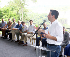 O governador Carlos Massa Ratinho Junior participou nesta quinta-feira (10), em Foz do Iguaçu, da solenidade em comemoração aos 80 anos do Parque Nacional do Iguaçu.  Considerado uma das mais belas reservas ecológicas do mundo, o Parque Nacional do Iguaçu tem 225 mil hectares e é reconhecido pela Unesco como Patrimônio Natural da Humanidade. Foz do Iguaçu,10/01/2018 Foto:Jaelson Lucas / ANPr