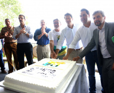O governador Carlos Massa Ratinho Junior participou nesta quinta-feira (10), em Foz do Iguaçu, da solenidade em comemoração aos 80 anos do Parque Nacional do Iguaçu.  Considerado uma das mais belas reservas ecológicas do mundo, o Parque Nacional do Iguaçu tem 225 mil hectares e é reconhecido pela Unesco como Patrimônio Natural da Humanidade. Foz do Iguaçu,10/01/2018 Foto:Jaelson Lucas / ANPr