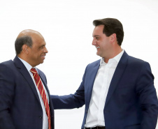O governaador Carlos Massa Ratinho Júnior, participa da posse do secretário de Estado da Fazenda, Renê de Oliveira Garcia Junior. Foto: Rodrigo Félix Leal