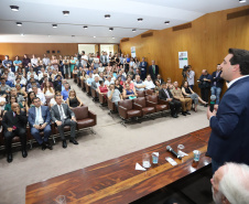 O governaador Carlos Massa Ratinho Júnior, participa da posse do secretário de Estado da Fazenda, Renê de Oliveira Garcia Junior. Foto: Rodrigo Félix Leal