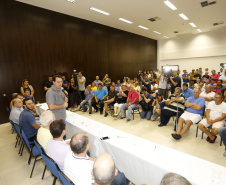 O Litoral do Paraná vai ganhar um calendário turístico, que começará a ser elaborado pelo Governo do Estado ainda neste ano, após o Carnaval. O anúncio foi feito pelo governador Carlos Massa Ratinho Junior, durante reunião com os prefeitos do Litoral, neste sábado (12), em Matinhos. Matinhos, 12-01-19.Foto: Arnaldo Alves / ANPr.