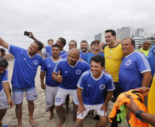 O governador Carlos Massa Ratinho Junior, caminhou na Orla de Matinhos e participou do lançamento das atividades esportivas na Operação Verão Paraná, com o Jogo dos Atletas, na arena multiuso. Foto: Arnaldo Alves / ANPr.