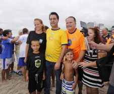 O governador Carlos Massa Ratinho Junior, caminhou na Orla de Matinhos e participou do lançamento das atividades esportivas na Operação Verão Paraná, com o Jogo dos Atletas, na arena multiuso. Foto: Arnaldo Alves / ANPr.