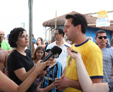 O governador Carlos Massa Ratinho Junior, caminhou na Orla de Matinhos e participou do lançamento das atividades esportivas na Operação Verão Paraná, com o Jogo dos Atletas, na arena multiuso. Foto: Rodrigo Felix Leal/ANPR