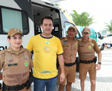 O governador Carlos Massa Ratinho Junior, caminhou na Orla de Matinhos e participou do lançamento das atividades esportivas na Operação Verão Paraná, com o Jogo dos Atletas, na arena multiuso. Foto: Rodrigo Felix Leal/ANPR