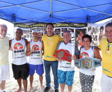 O governador Carlos Massa Ratinho Junior, caminhou na Orla de Matinhos e participou do lançamento das atividades esportivas na Operação Verão Paraná, com o Jogo dos Atletas, na arena multiuso. Foto: Rodrigo Felix Leal/ANPR