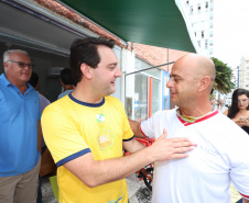 O governador Carlos Massa Ratinho Junior, caminhou na Orla de Matinhos e participou do lançamento das atividades esportivas na Operação Verão Paraná, com o Jogo dos Atletas, na arena multiuso. Foto: Rodrigo Felix Leal/ANPR