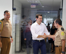 O governador Carlos Massa Ratinho Júnior visitou nesta segunda-feira (14) a estrutura da Coordenadoria Estadual de Proteção e Defesa Civil do Paraná. O órgão, localizado no Palácio Araucária, em Curitiba, faz o monitoramento dos eventos climáticos que ocorrem no Estado por meio do Centro Estadual de Gerenciamento de Riscos e Desastres (Cegerd).  -  Curitiba, 14/01/2019  - Foto: José Fernando Ogura/ANPr