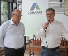 O presidente da Companhia de Habitação do Paraná (Cohapar), Jorge Lange, realizou a primeira reunião trabalho com os funcionários da empresa nesta segunda-feira (14). A assinatura do termo de posse aconteceu na última sexta-feira (11), após a indicação do governador Carlos Massa Ratinho Junior ter sido aprovada pelo Conselho de Administração da companhia.  Curitiba, 14/01/2019  -  Foto: Cohapar