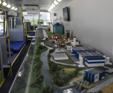 O ônibus de educação socioambiental da Sanepar estará percorrendo os municípios da Costa Oeste do Paraná neste verão. Em Santa Helena, a parada será na praça central, próximo à Prefeitura, entre os dias 16 e 18 e entre 23 e 25 de janeiro.  -  Verão Paraná, 15/01/2019  -  Foto: Divulgação Sanepar