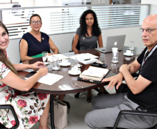 Representantes da Secretaria do Desenvolvimento Urbano (SEDU) e do Serviço Social Autônomo (Paranacidade) e sociedade civil conhecem e avaliam as ações de desenvolvimento para ampliar a implantação dos 17 Objetivos de Desenvolvimento Sustentável (ODS) e suas metas.  -  Curitiba, 16/01/2019  -  Foto: Divulgação SEDU