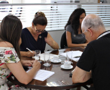 Representantes da Secretaria do Desenvolvimento Urbano (SEDU) e do Serviço Social Autônomo (Paranacidade) e sociedade civil conhecem e avaliam as ações de desenvolvimento para ampliar a implantação dos 17 Objetivos de Desenvolvimento Sustentável (ODS) e suas metas.  -  Curitiba, 16/01/2019  -  Foto: Divulgação SEDU